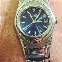 CITIZEN Lady's Wristwatch E010-H27082